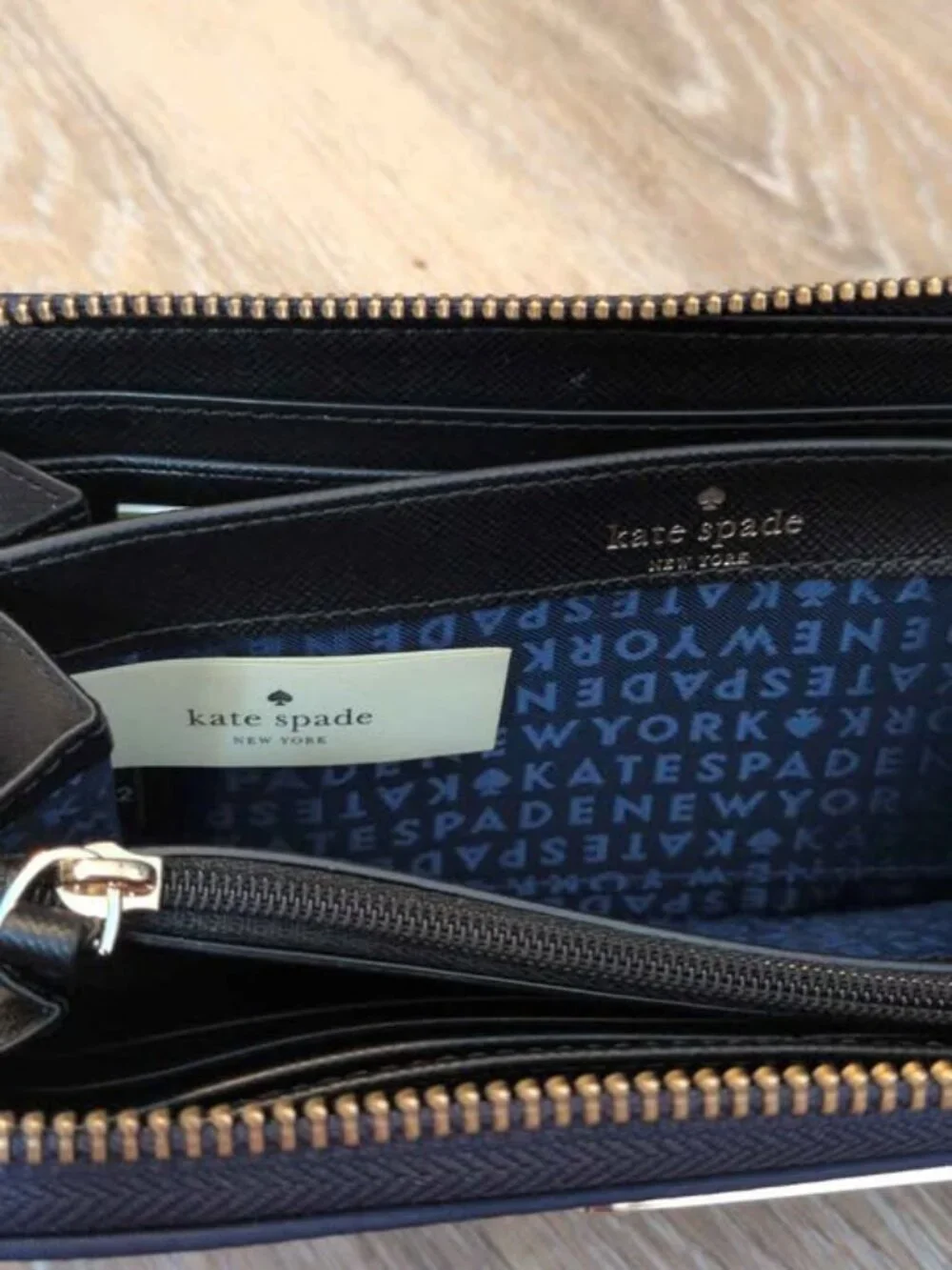 Kate Spade Neda Wilson Road navy wallet new